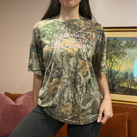 DUMP YOUR REPUBLICAN GIRLFRIEND camo t-shirt with pink text (L)